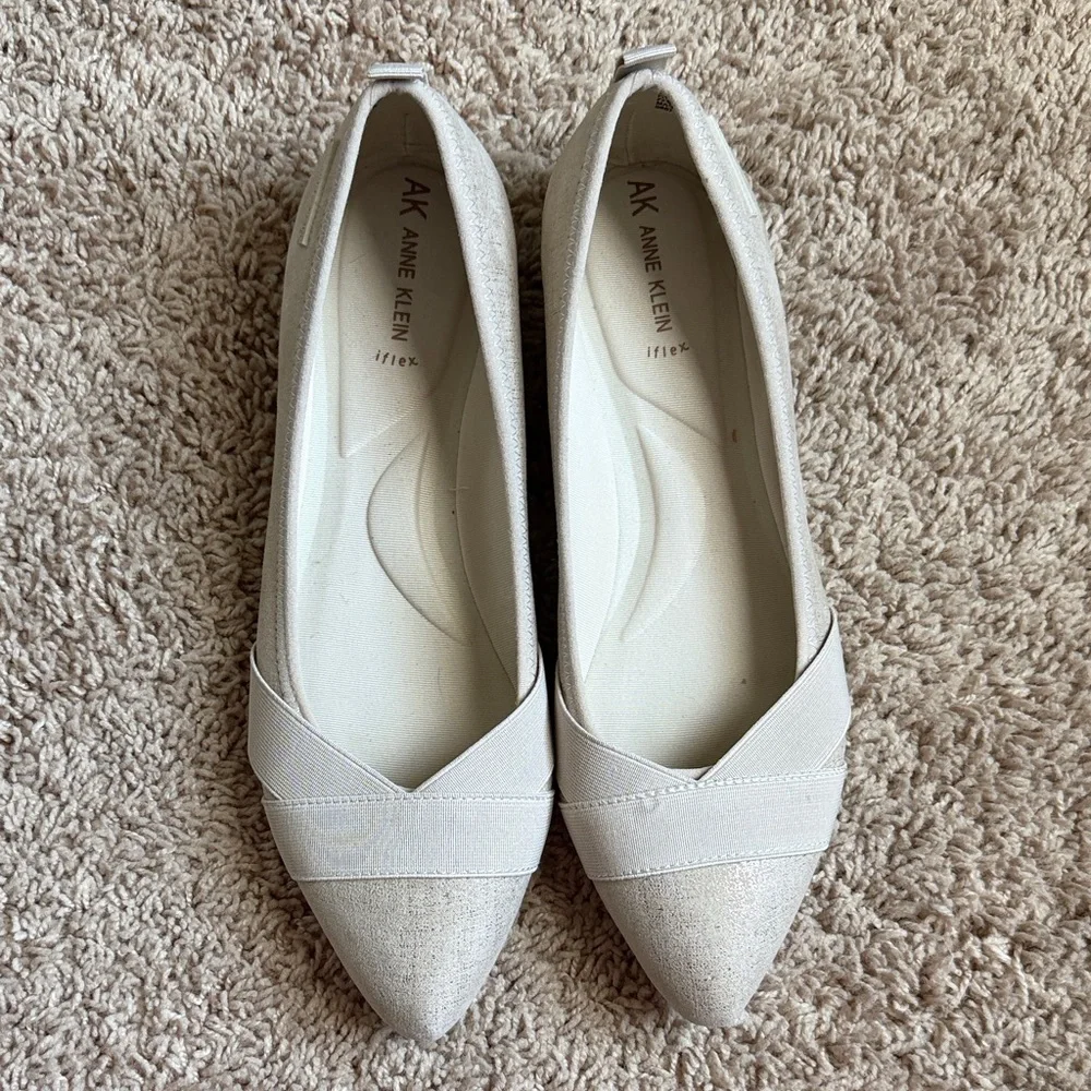 Anne Klein Women's Cream Flats - Picture 1 of 5